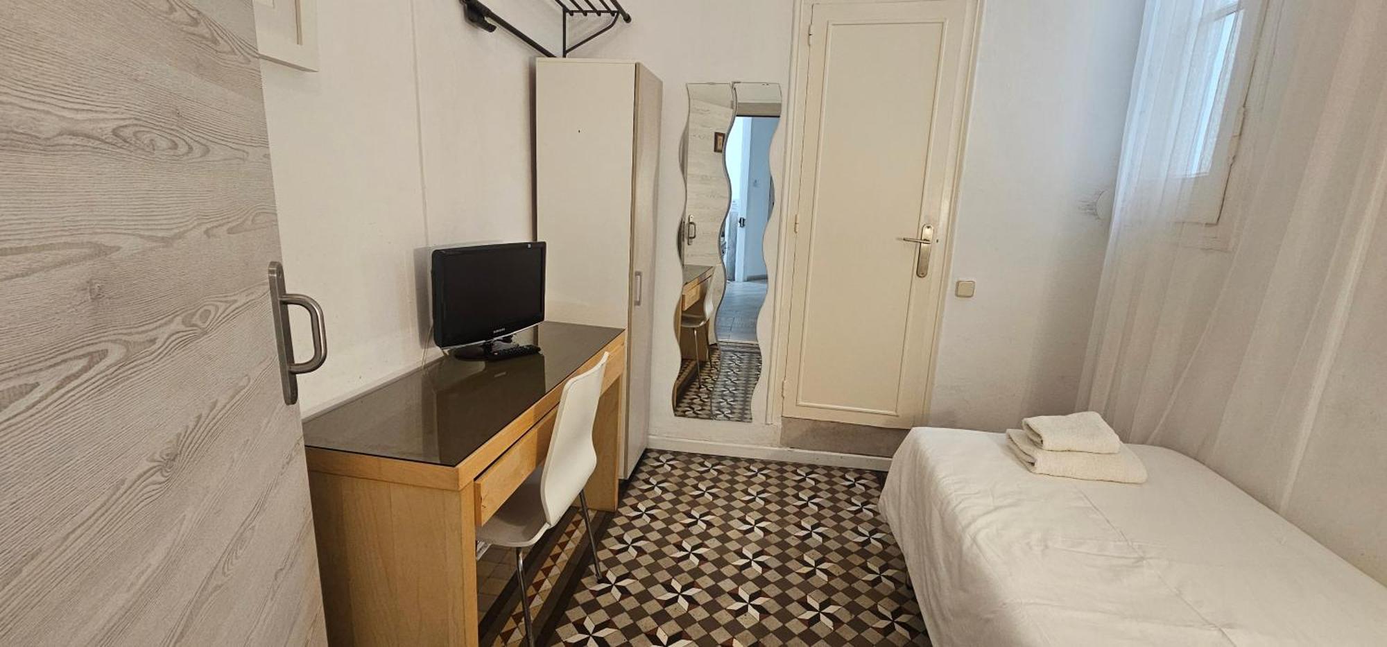 Hostal Eixample Barcelona Exterior photo